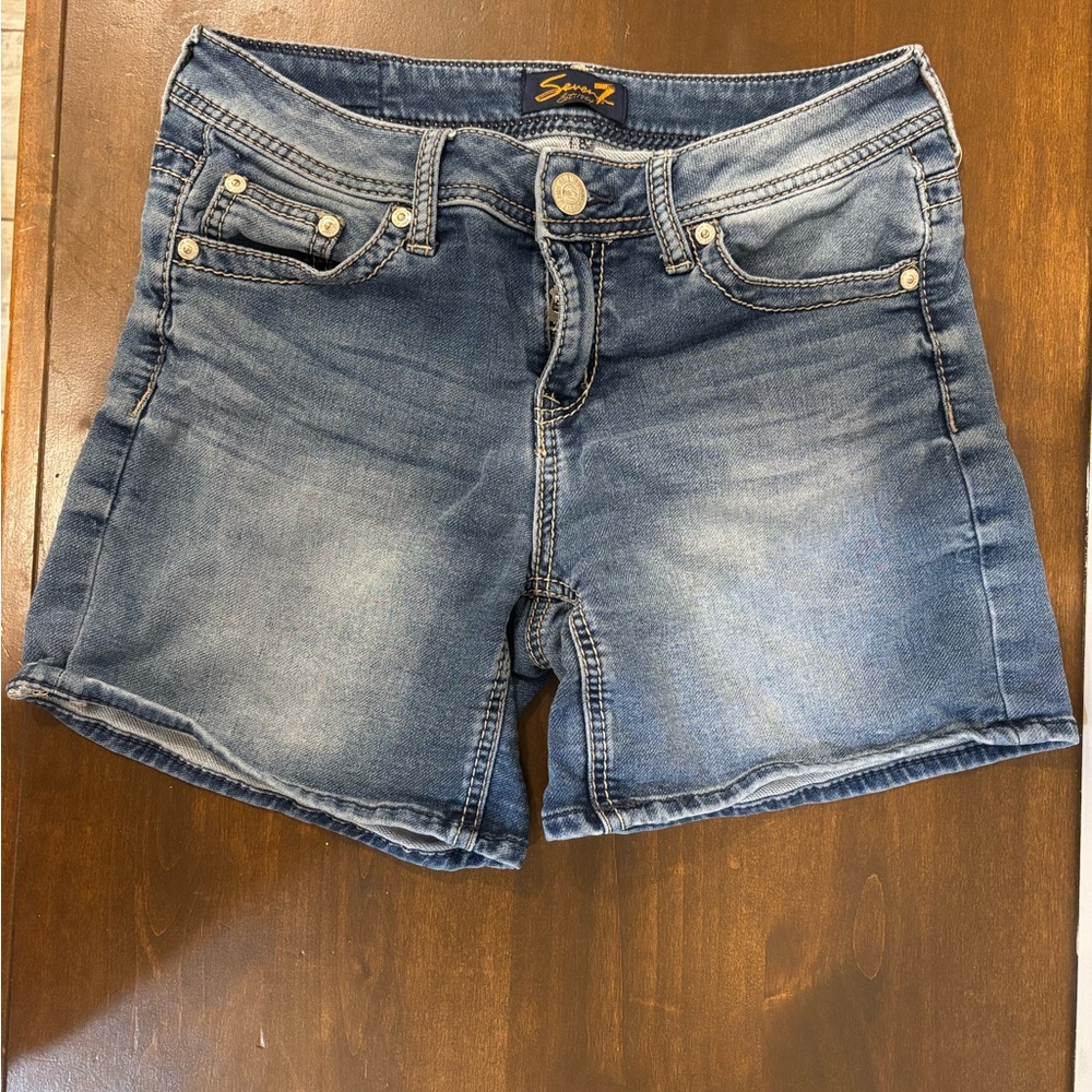 Seven7 Blue Jean Denim Shorts Size 4 medium wash - Picture 2 of 4
